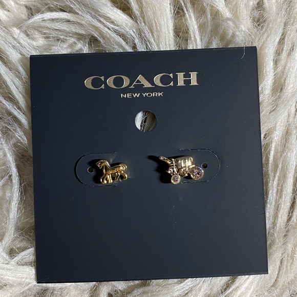 *NWT* COACH Horse 🐎 and Carriage Stud Earrings in Gold - Picture 4 of 11